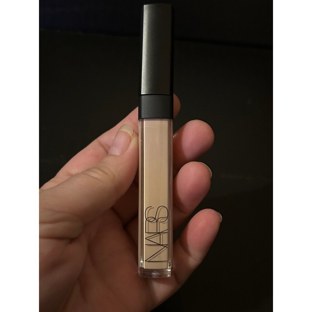 NARS Radiant Creamy Concealer in Light 2 Vanilla